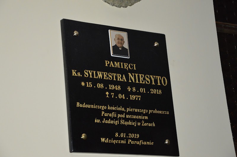 Poświęcenie pamiątkowej tablicy śp. Ks. Sylwestra Niesyto